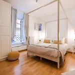 Modern Flat In Historic Center