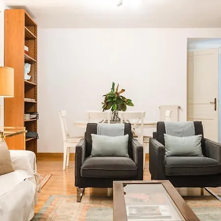 Modern Flat In Historic Center