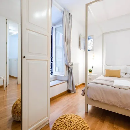 Modern Flat In Historic Center Lägenhet
