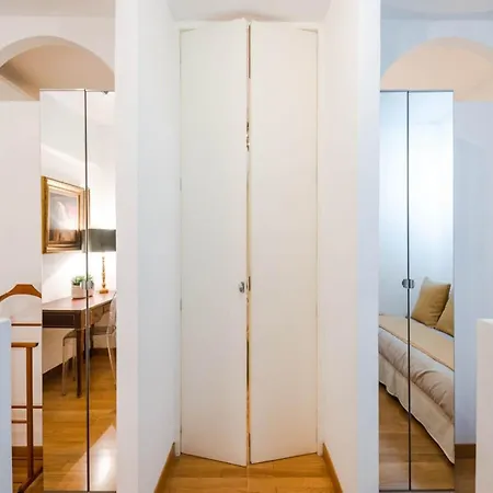 Modern Flat In Historic Center Lägenhet