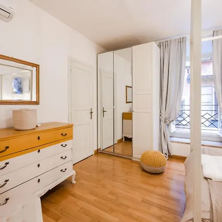 Modern Flat In Historic Center Lägenhet *